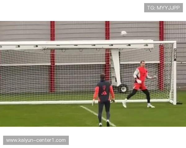 拜仁凯恩伤愈回归参与训练 锋线支点作用对破密集防守至关重要